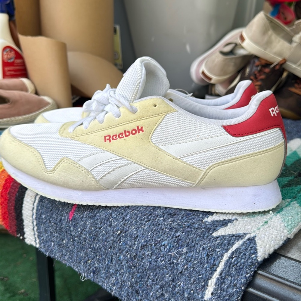 NWOB Reebok sneakers Womens size 12 red white